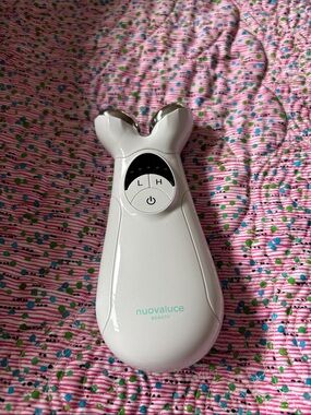 Nuovalice Beauty White Facial Toning Device – Dual-Head Skin Massager